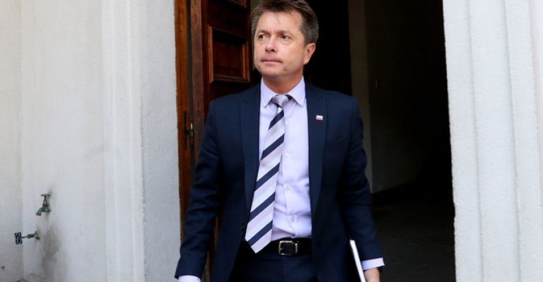 Felipe Salaberry niega haber renunciado a su cargo tras protagonizar 