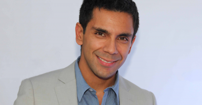 Juan Pablo Queraltó presumió orgulloso la primera selfie de su hijo