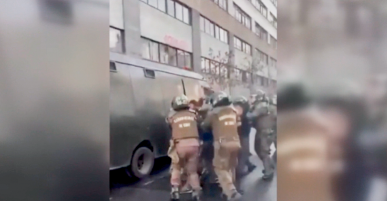 Incendio al interior del Instituto Nacional preocupa a las autoridades