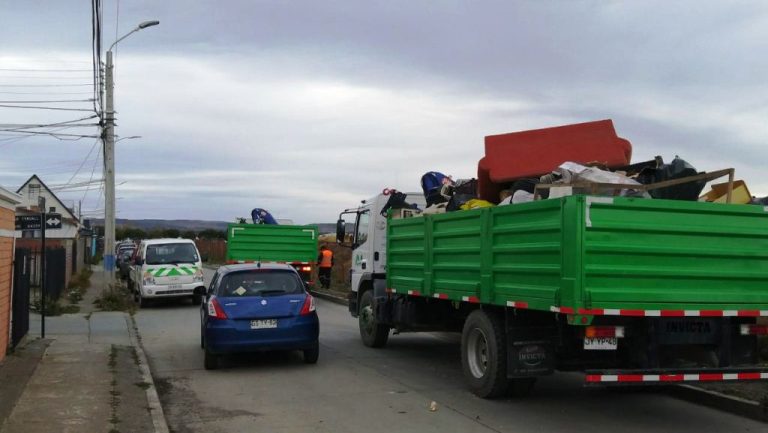 Recolectores de basura de Punta Arenas iniciaron paro indefinido