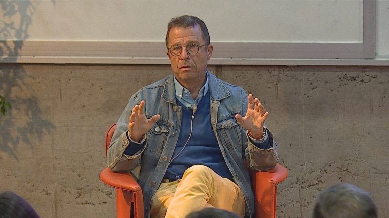 Sebastián Edwards asegura que en EE.UU. paga 50% de impuestos: 