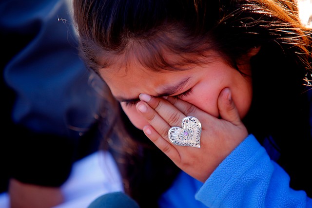 Contener y conversar: 5 consejos para sobrellevar el agotamiento emocional en medio de la crisis social en Chile