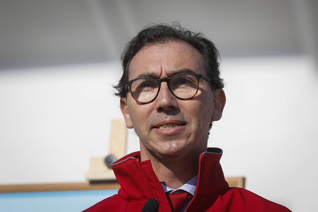 Sólo INBA e Instituto Nacional: Mineduc asegura que no han recibido solicitudes de cierre anticipado del año escolar