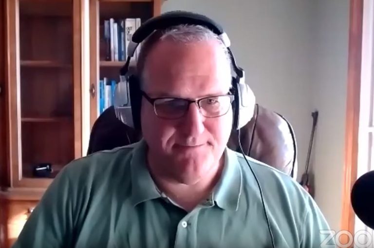 Quién es John Cobin, el 