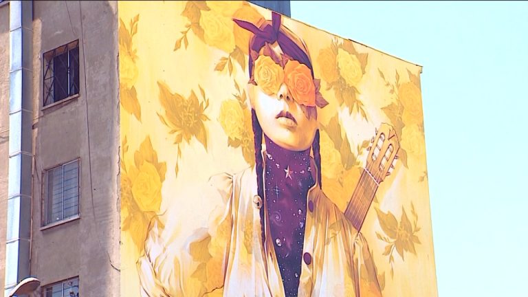 Contar la historia en las paredes: El muralismo que se toma las calles en el estallido social