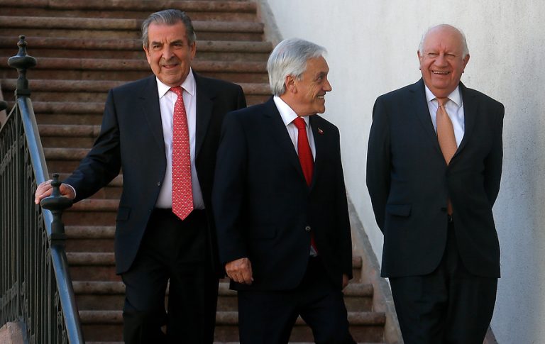 Piñera dialoga con ex presidentes: Se reunió con Frei y Lagos y conversó telefónicamente con Bachelet