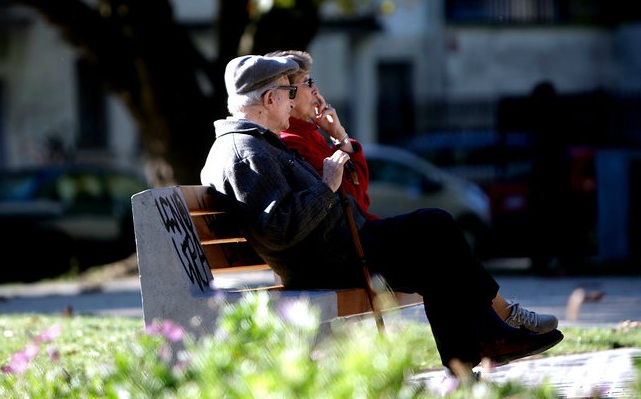 Gobierno propone subir el 50% pensiones básicas a mayores de 80 años de forma inmediata