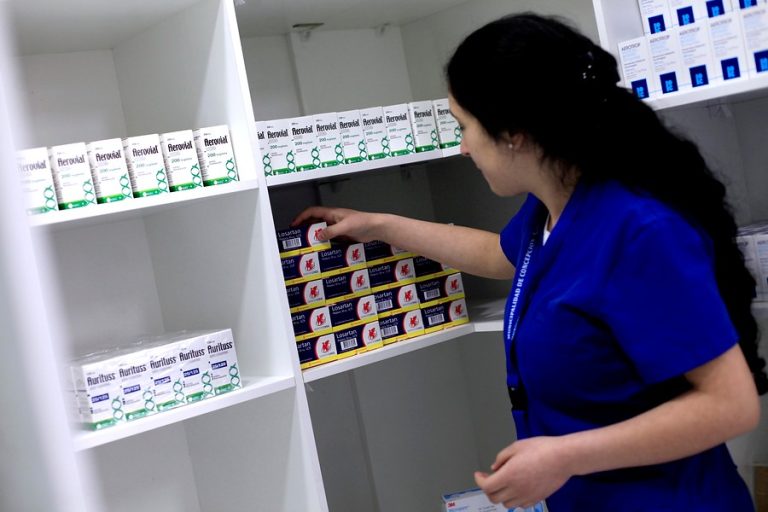 Más competencia y rebaja en los precios: FNE propone medidas para reformar el mercado de medicamentos