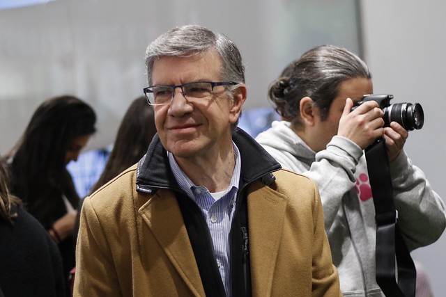 Lavín reveló que un transeúnte encontró a Aracely Leuquén “tendida en la calle” tras escándalo en pub