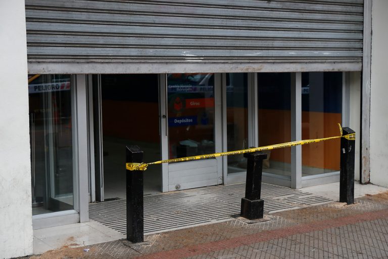 Delincuentes robaron $180 millones desde sucursal bancaria en Conchalí