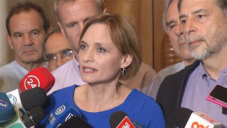 Oposición por acuerdo en Agenda Social: 