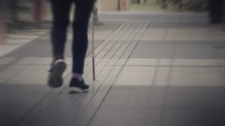 Las complicaciones de personas en situación de discapacidad en una ciudad destrozada