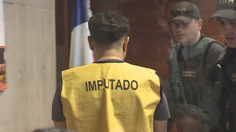 Profesor imputado por destrozos en la estación San Joaquín seguirá en prisión preventiva