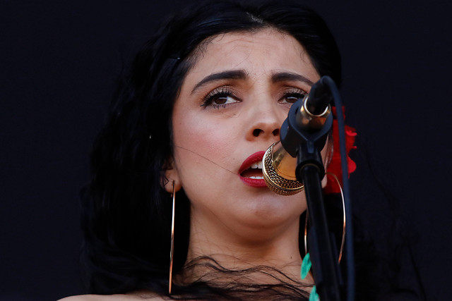 Carabineros desmiente a Mon Laferte en su cuenta oficial de Twitter