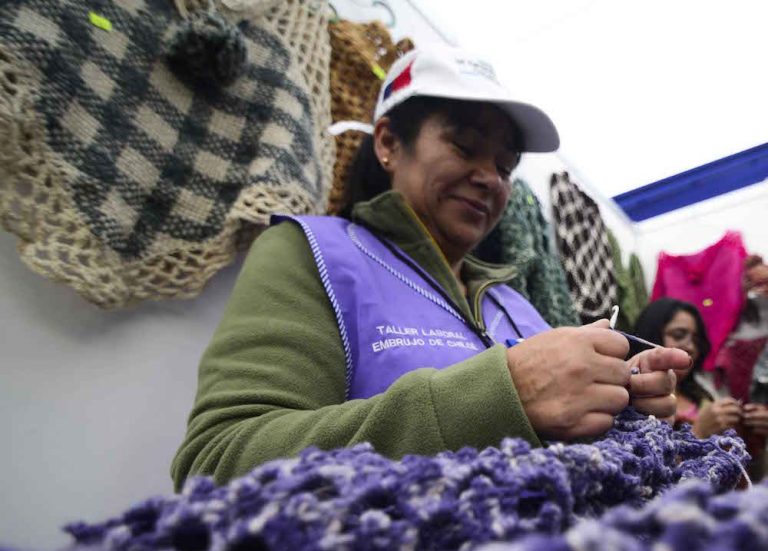 Mujeres pagan 23% más intereses que los hombres al comenzar un emprendimiento