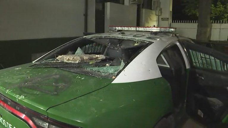 Presentan querella por ataque de turba a patrulla de Carabineros en Recoleta