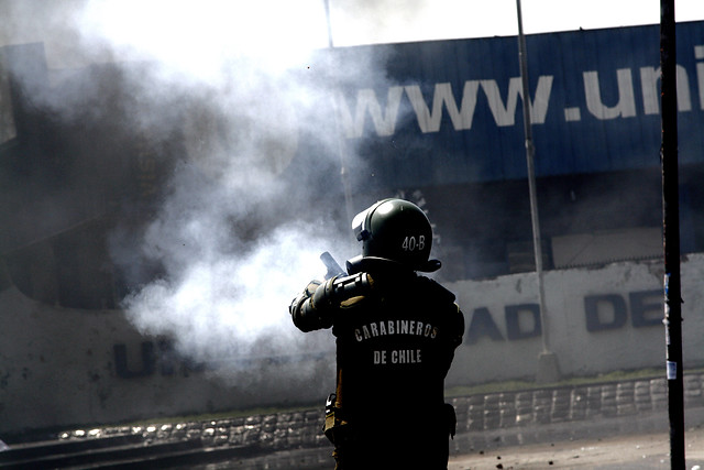 INDH presenta querella contra Carabineros por mujer que perdió ambos ojos por lacrimógena