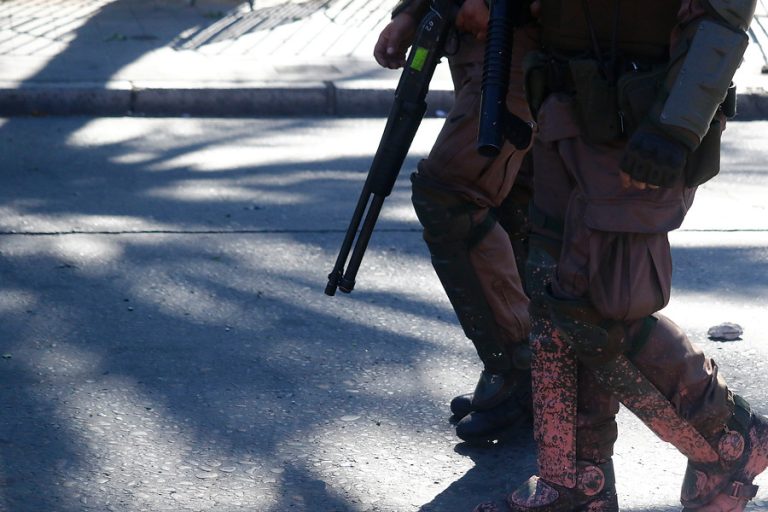 Carabineros por mujer que quedó ciega tras recibir lacrimógena en su rostro: “Empatizamos con la familia”