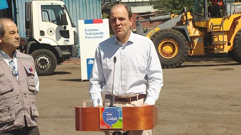 Ministro Monckeberg: $35 mil millones costará recuperar espacios públicos