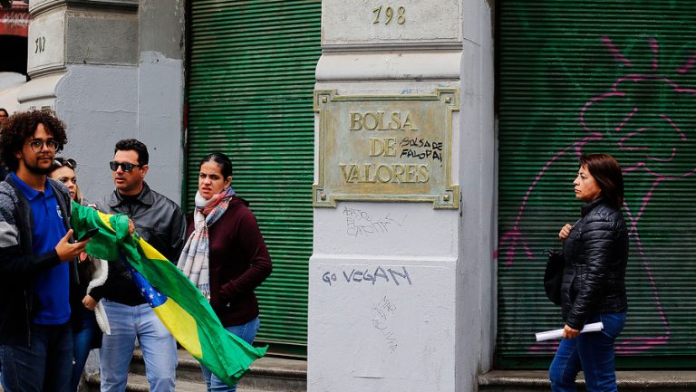 Cayó la bolsa de comercio en Chile y se convirtió en la de peor desempeño a nivel mundial durante noviembre