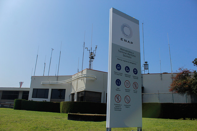 Decretan arraigo nacional y firma mensual para ejecutivos de ENAP imputados por delitos ambientales