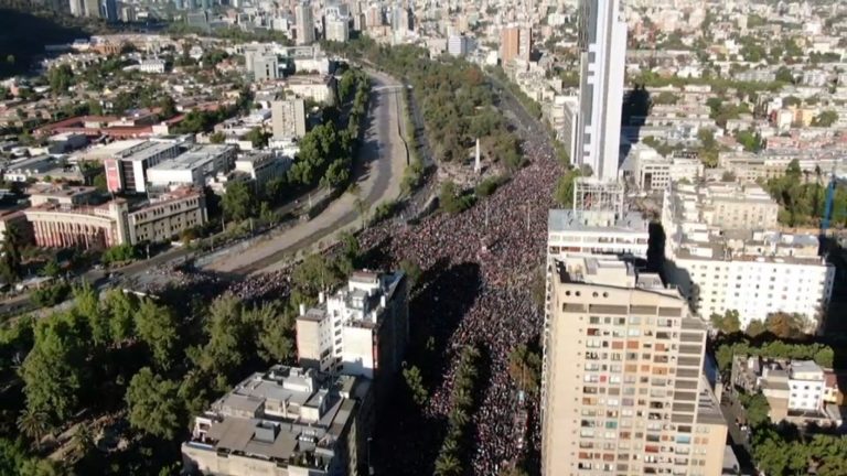 #DeLaQuintaALaMoneda logró su objetivo y se unió a marcha pacífica en Santiago