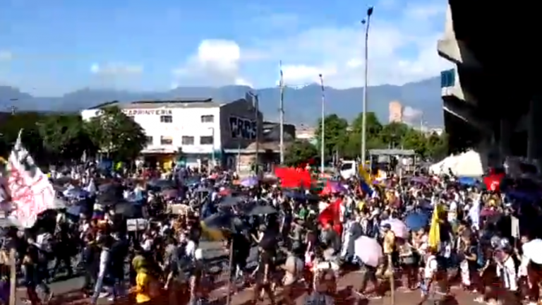Manifestantes en Colombia cantaron 