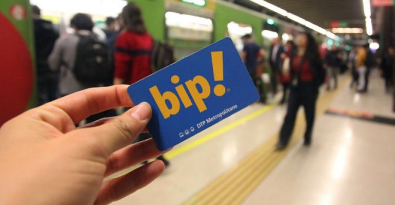 ¿Es posible hacer un pase mensual para el transporte público?