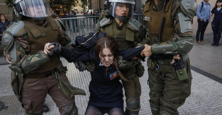 Alumnas de Liceo 7 recibieron disparos de perdigones al interior del establecimiento