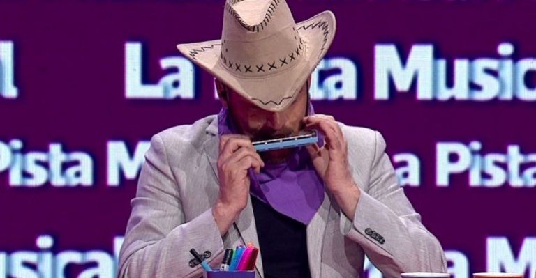 Esta es la banda chilena que Julián Elfenbein le rindió homenaje en Pasapalabra