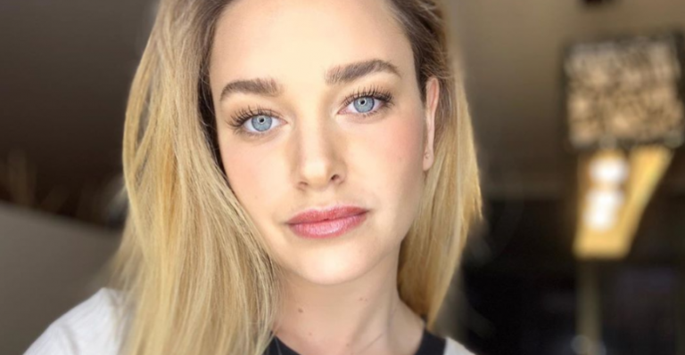 Daniela Nicolás dio a conocer emprendimiento con terrorífica imagen de automaquillaje