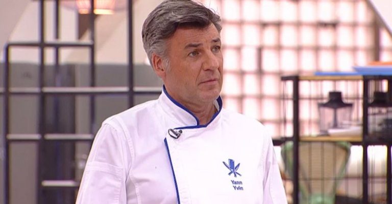 Yann Yvin tuvo que escoger al nuevo eliminado del equipo azul