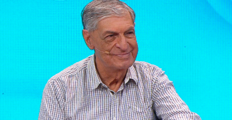 Esta es la historia del profesor de 80 años que ofrecía sus clases en el Metro