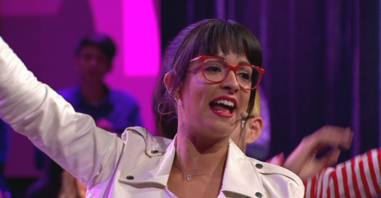 Paula Bolatti realizó una performance al ritmo de una popular cumbia