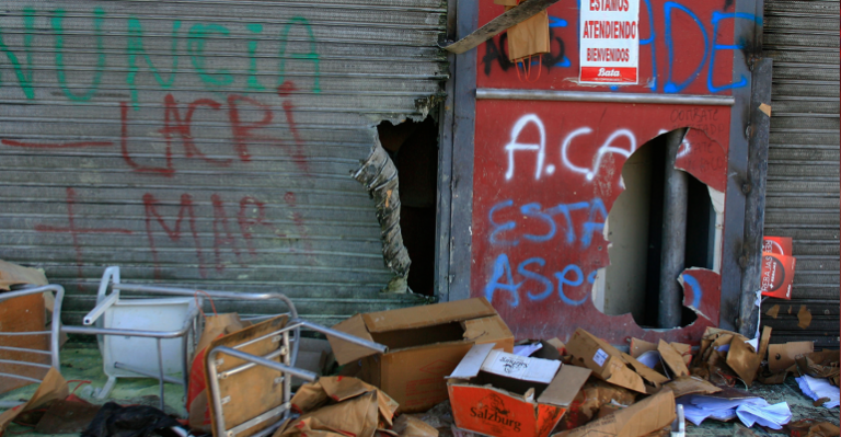 Vecinos preocupados por nueva noche de saqueos en La Cisterna