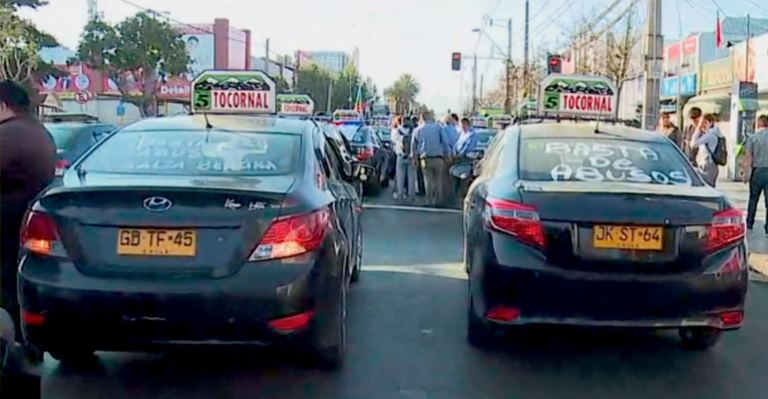 Taxis y colectivos se manifestaron en Puente Alto