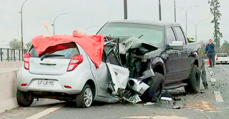Colisión frontal dejó graves consecuencias en Ruta 5 Sur