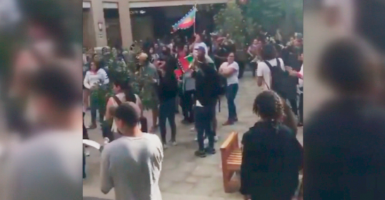 Vecinos del Portal La Dehesa se enfrentaron con manifestantes