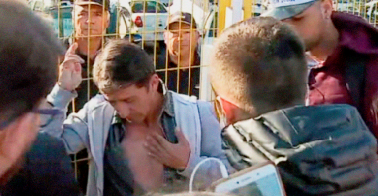 Bomba lacrimógena golpeó a hombre en el pecho