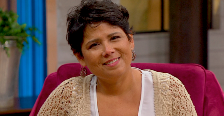 La historia de la mujer con cáncer de mama que se volvió viral por emotiva protesta