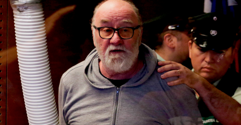 Detienen a hombre de 61 años que disparó en las afueras del Portal La Dehesa