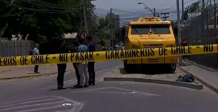 Asalto frustrado a camión de valores en Maipú terminó con dos personas heridas