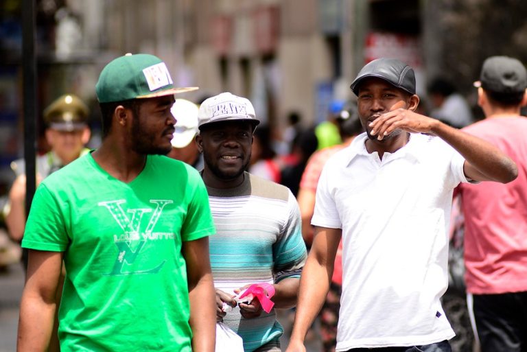 Salida de extranjeros superó la cifra de ingresos durante octubre, mes del estallido social