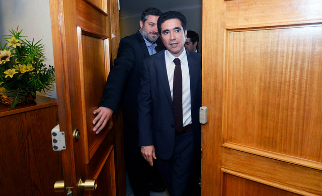 Gobierno aumenta propuesta de ingreso mínimo garantizado a $301 mil líquido