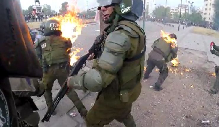 Carabinera afirma que responsable de ataque con molotov “quería que yo o cualquier compañero perdiera la vida”