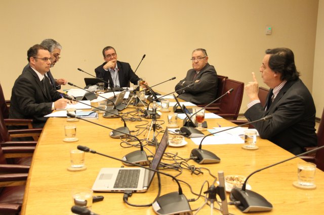 Comisión de Constitución del Senado aprueba reforma que permite a FF.AA resguardar infraestructura crítica