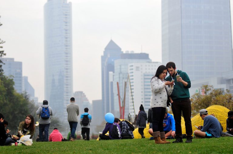 Maratón, gastronomía y música: Organizan actividad gratuita para comunidad migrante en Santiago