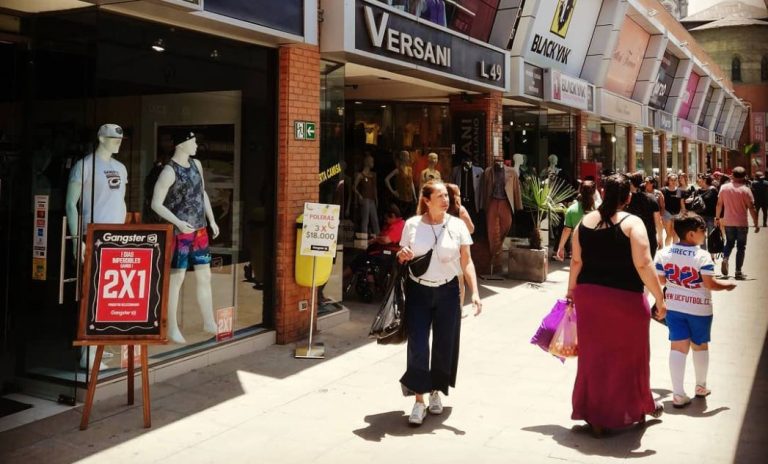 Con ofertas desde $1.000 y 50% de descuento: Tiendas de Patronato anuncian que abrirán los domingos