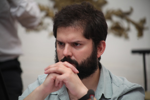 Boric afirma que el FA no debió votar a favor de ley antisaqueos ya que se entendió como 