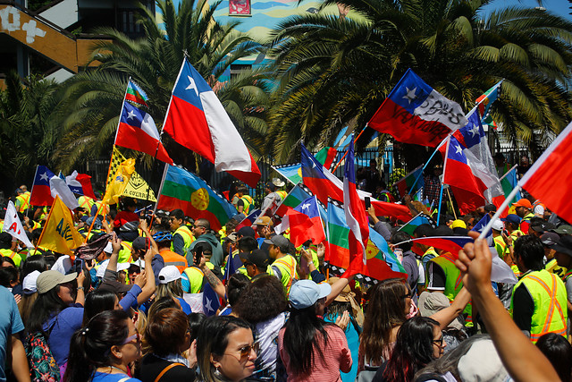 Encuesta revela que 68% cree que estallido social era necesario para generar cambios en el país